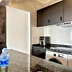 Onyx Apartment *