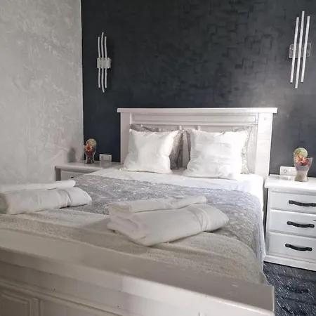 Onyx Apartment